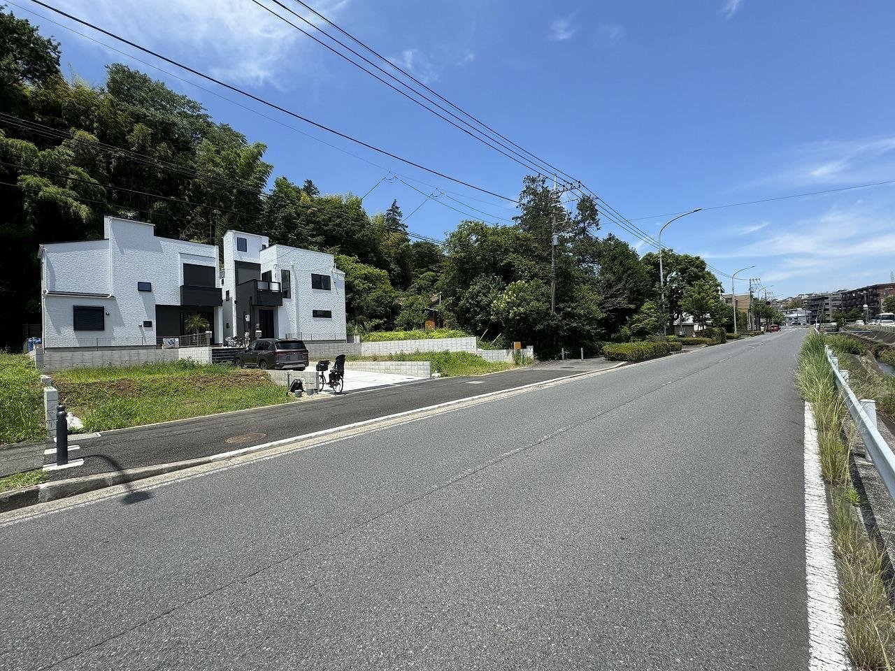 前面道路を含む現地写真